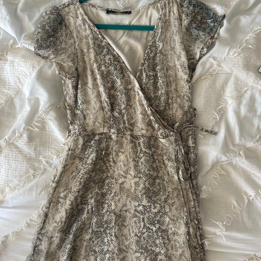 Abercrombie & Fitch snakeskin tie dress